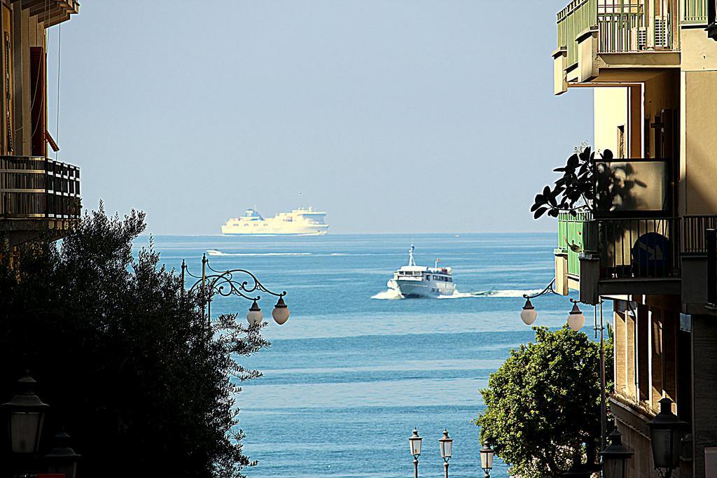 Casa Vacanze Velia Salerno Zewnętrze zdjęcie